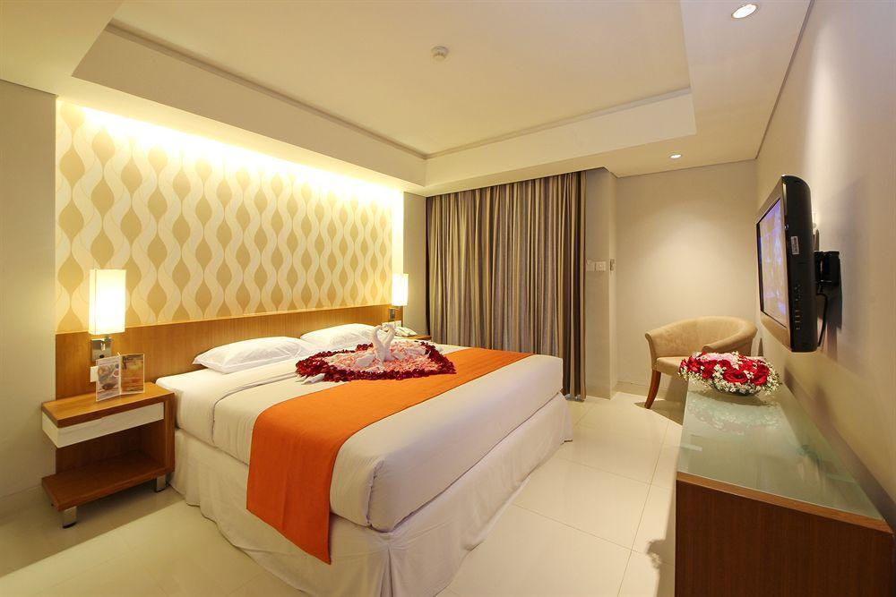 Holiday Inn Express Bali Sunset Road By Ihg Kuta Lombok Exteriör bild