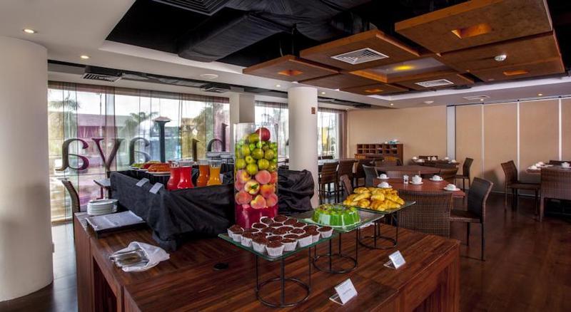 Holiday Inn Express Bali Sunset Road By Ihg Kuta Lombok Exteriör bild
