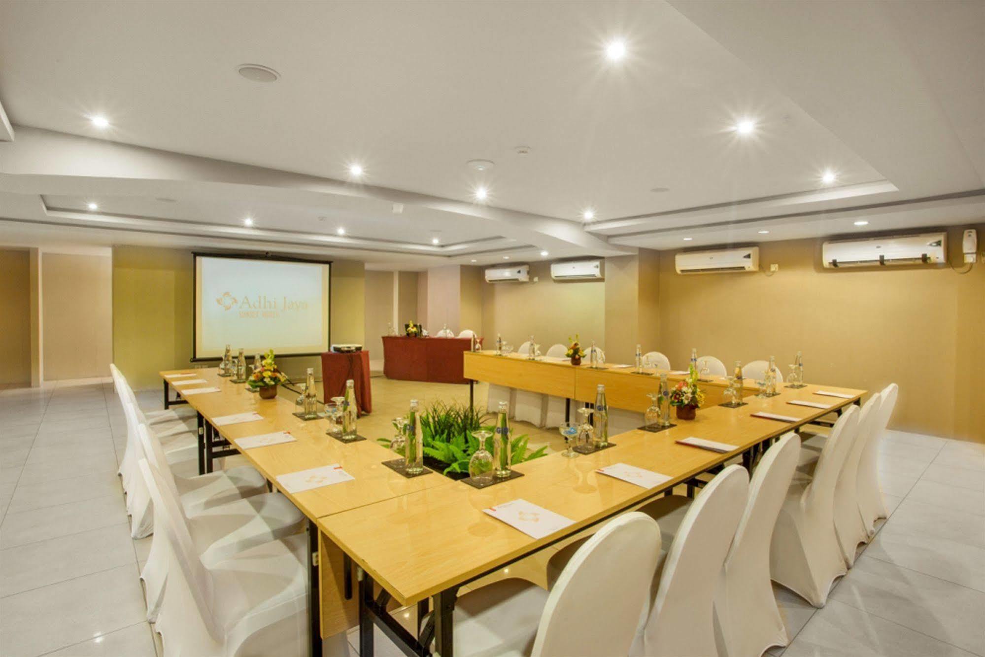 Holiday Inn Express Bali Sunset Road By Ihg Kuta Lombok Exteriör bild