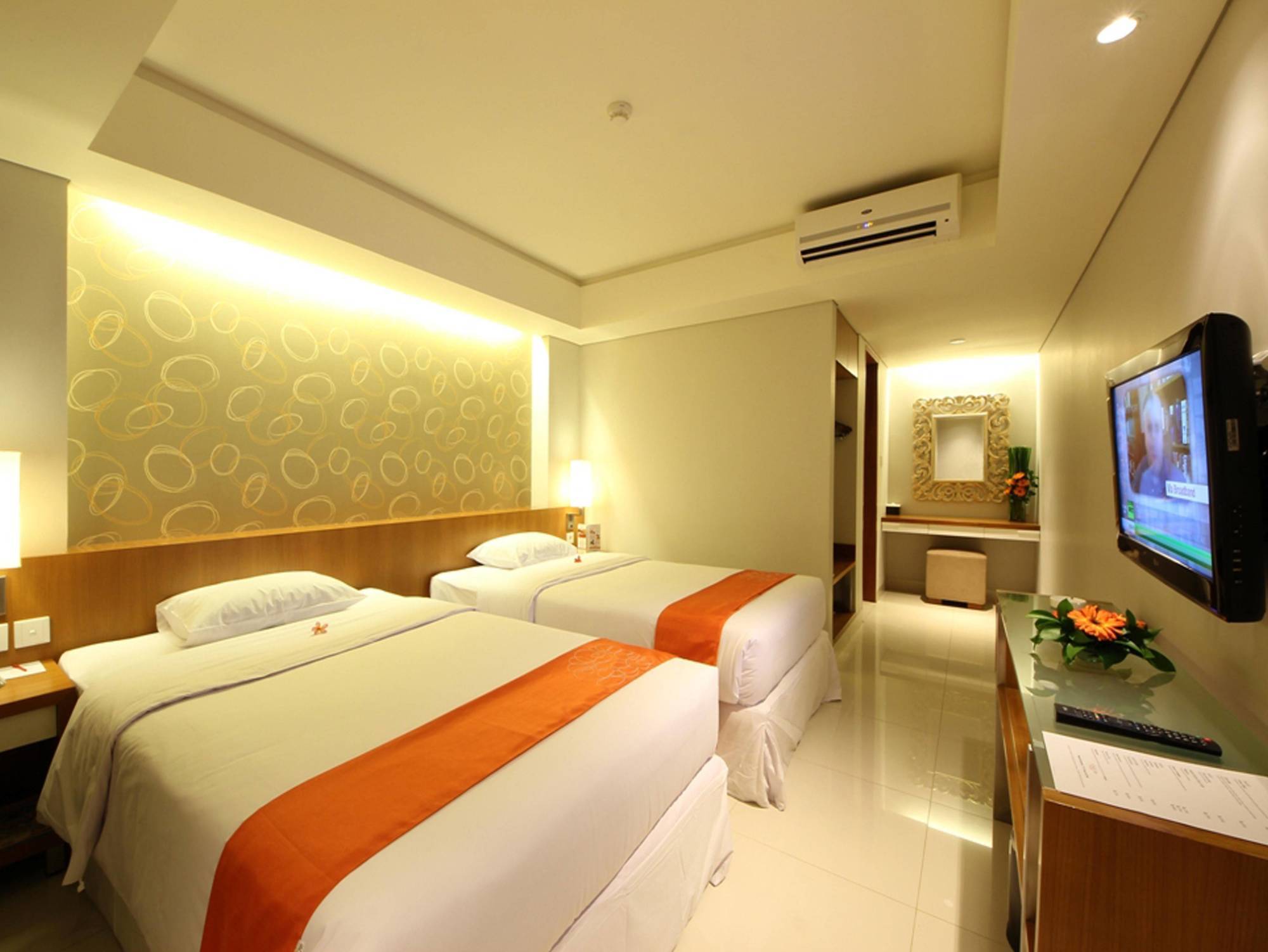 Holiday Inn Express Bali Sunset Road By Ihg Kuta Lombok Exteriör bild