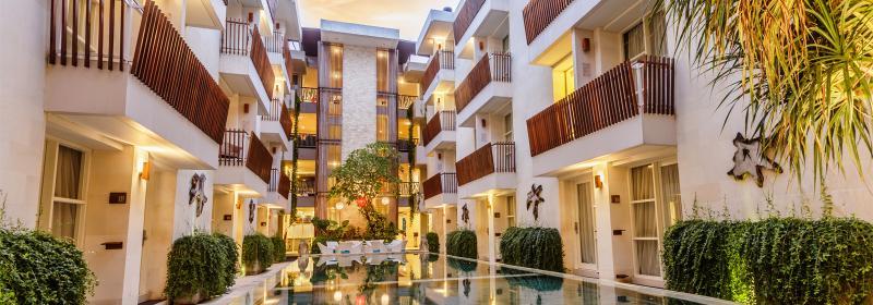 Holiday Inn Express Bali Sunset Road By Ihg Kuta Lombok Exteriör bild