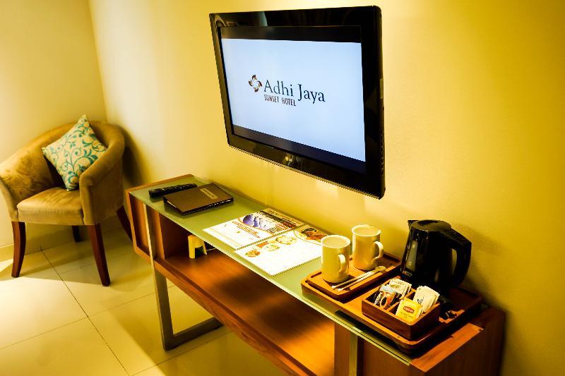 Holiday Inn Express Bali Sunset Road By Ihg Kuta Lombok Exteriör bild