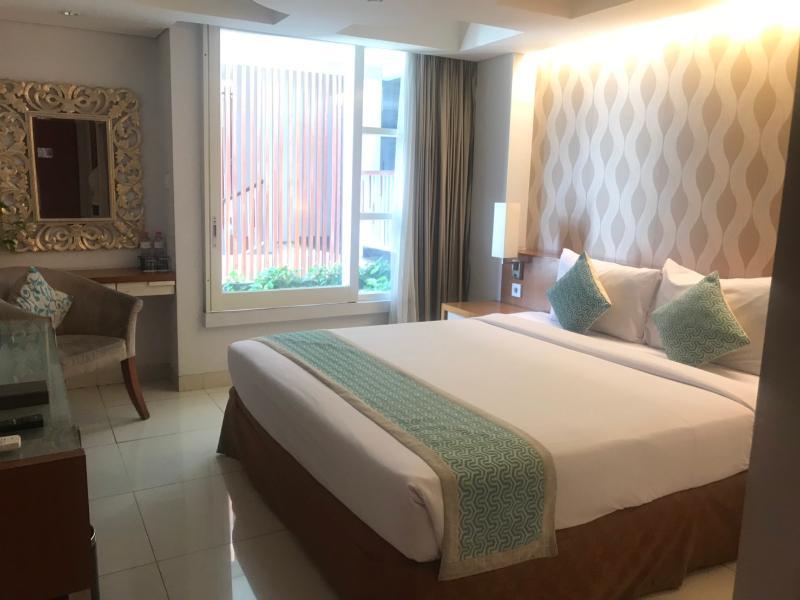 Holiday Inn Express Bali Sunset Road By Ihg Kuta Lombok Exteriör bild