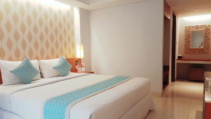 Holiday Inn Express Bali Sunset Road By Ihg Kuta Lombok Exteriör bild