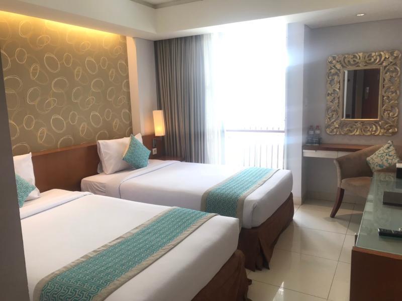 Holiday Inn Express Bali Sunset Road By Ihg Kuta Lombok Exteriör bild